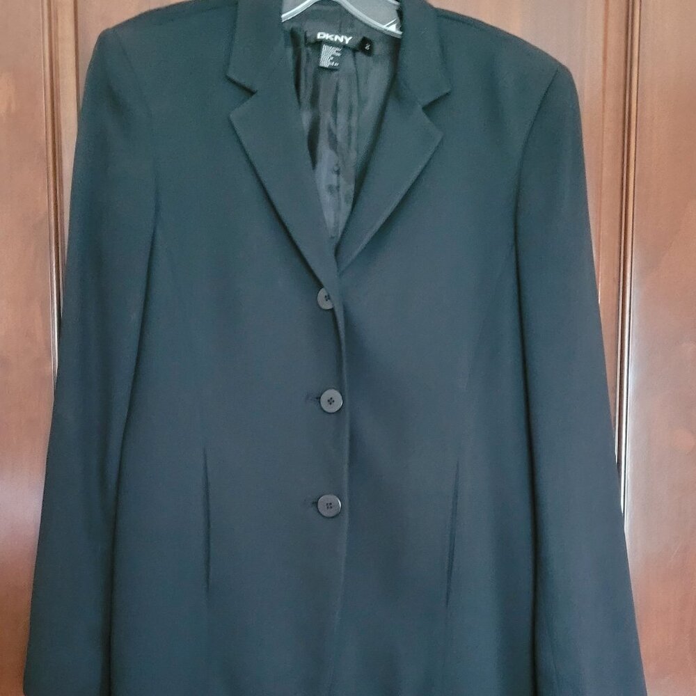 DKNY black blazer with front slash pockets rayon/cotton size 2